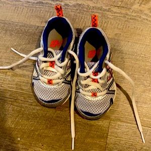 toddler new balance sneakers